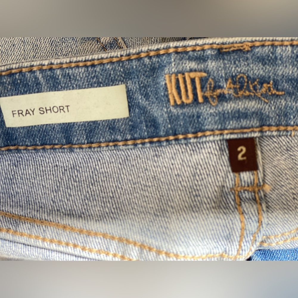 Kut from the kloth fray shorts size 2 - Picture 5 of 9
